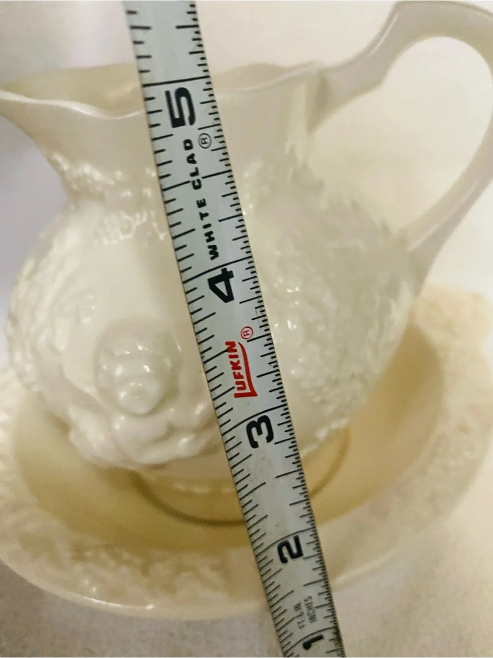 VNTG Cream Cherub Pitcher&Basin  set